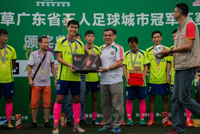 塞尔维亚大胜南苏丹 中国男篮仍保留晋级希望