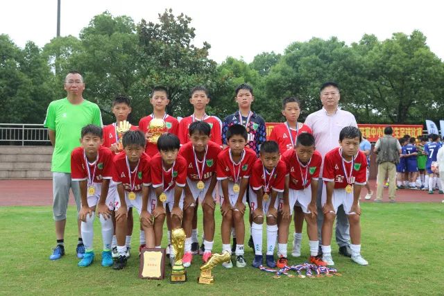 曾凡博17分首钢力克青岛 邹阳16+10福建胜江苏